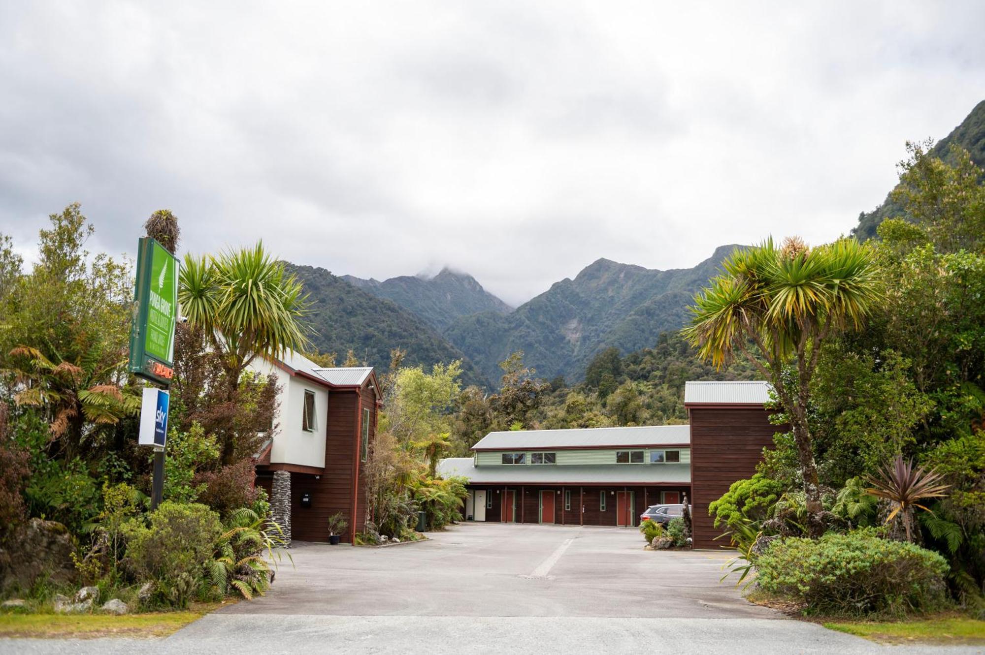Punga Grove Motell Franz Josef Exteriör bild
