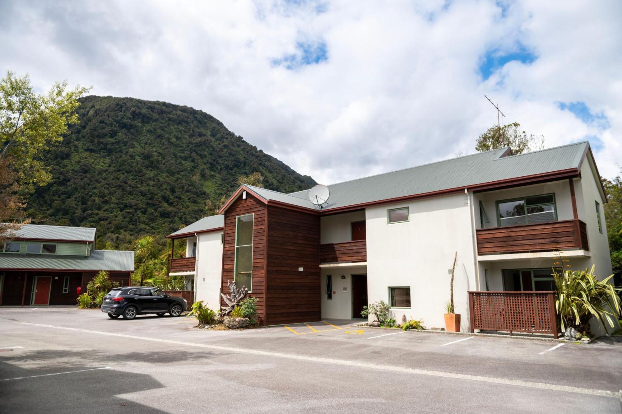 Punga Grove Motell Franz Josef Exteriör bild